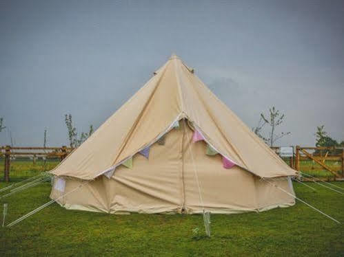 Skipbridge Farm Shepherds Huts Campground Green Hammerton Екстер'єр фото
